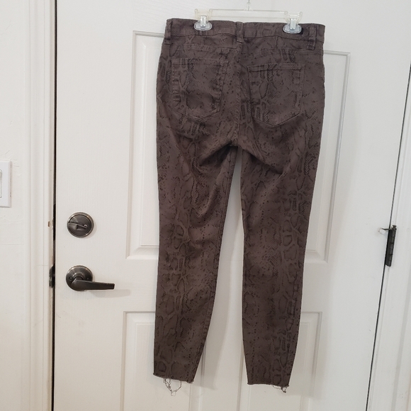 Kut From the Kloth Olive Brown Snake Print Ankle Skinny Jeans - Picture 5 of 9